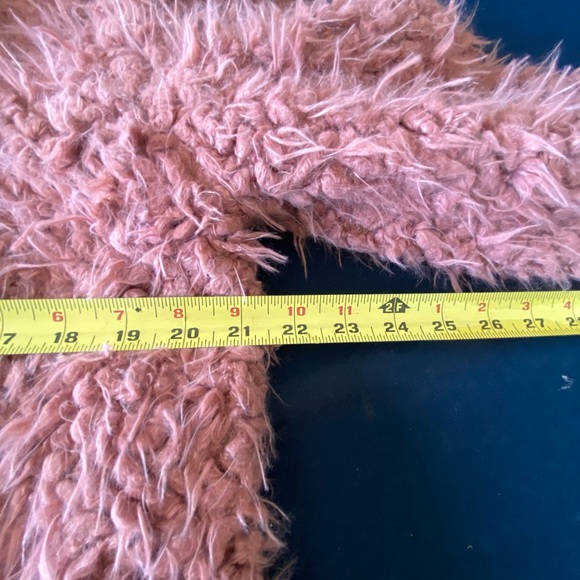 The SOFTEST fuzzy and FUN jacket! Not too thick, fully lined with pockets😍😍 - Picture 5 of 8